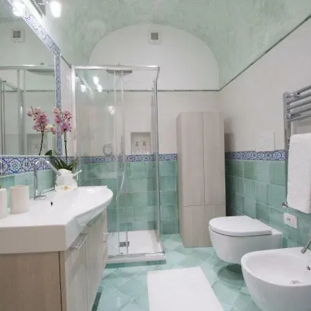 Sleeps 5 Air Con Wifi Casa vacanze Praiano