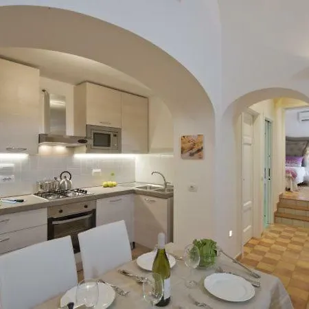 Sleeps 5 Air Con Wifi *