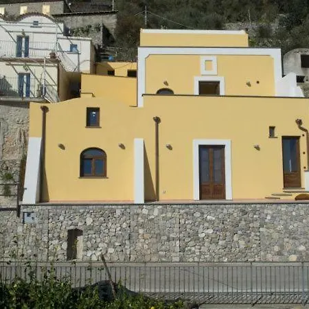 Sleeps 5 Air Con Wifi Casa vacanze Praiano